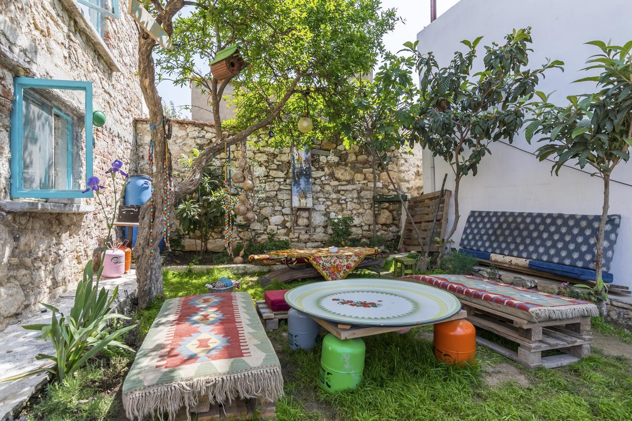 Hobbithousebademler Bed and Breakfast Urla Eksteriør billede