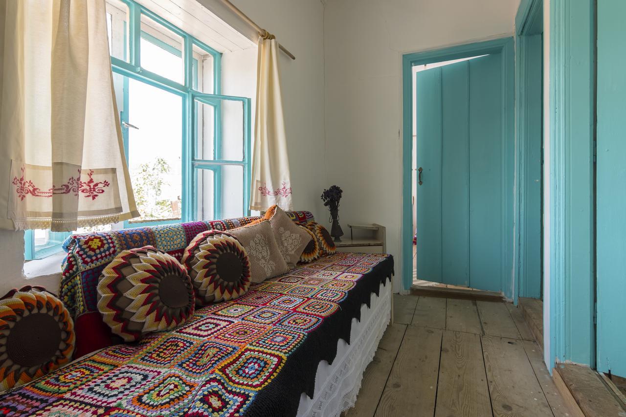 Hobbithousebademler Bed and Breakfast Urla Eksteriør billede