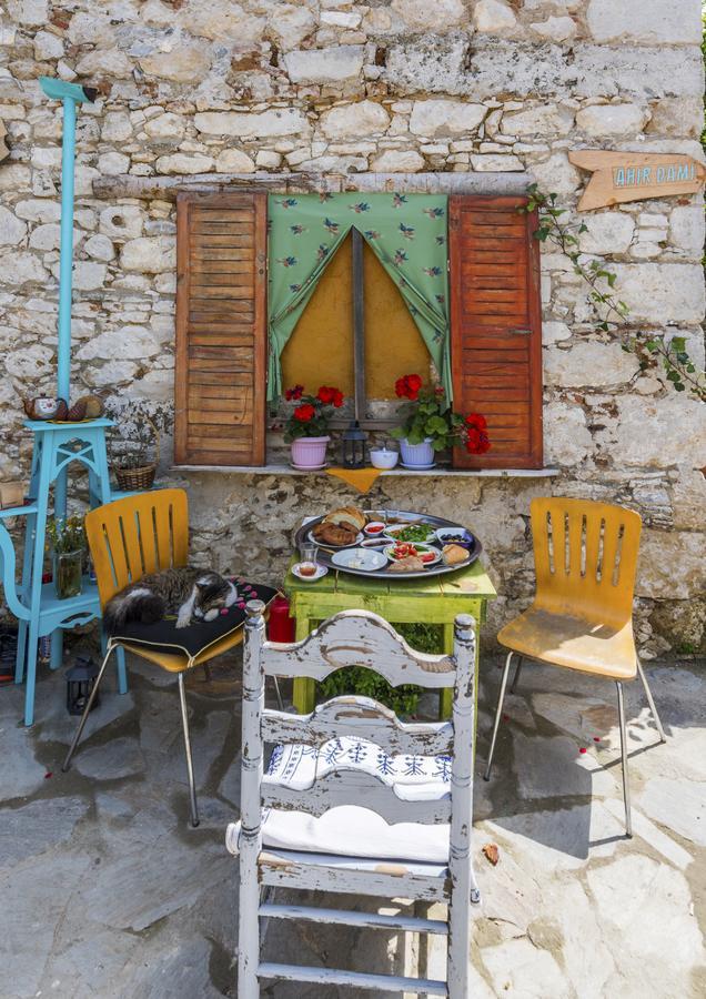 Hobbithousebademler Bed and Breakfast Urla Eksteriør billede