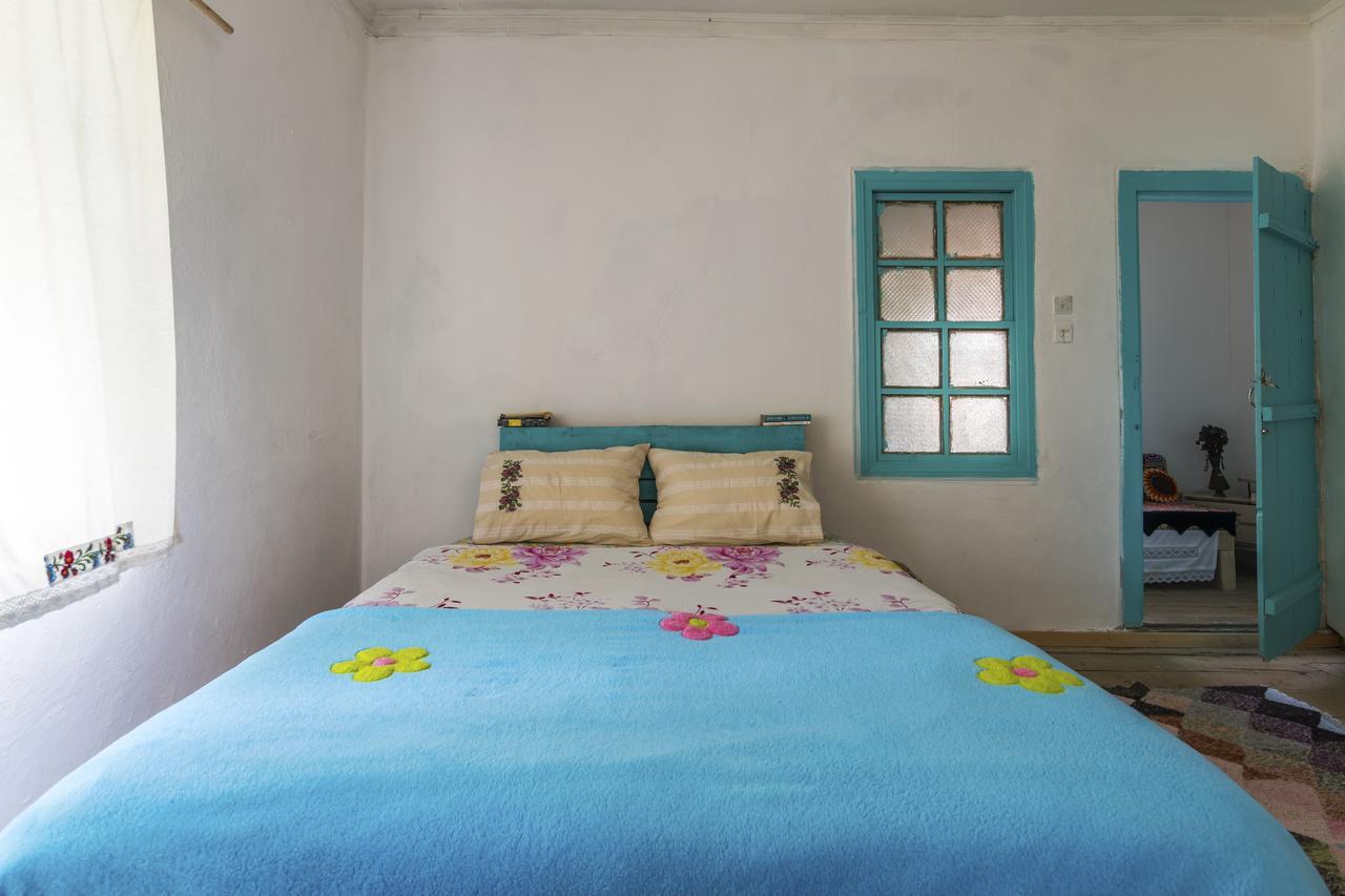 Hobbithousebademler Bed and Breakfast Urla Eksteriør billede